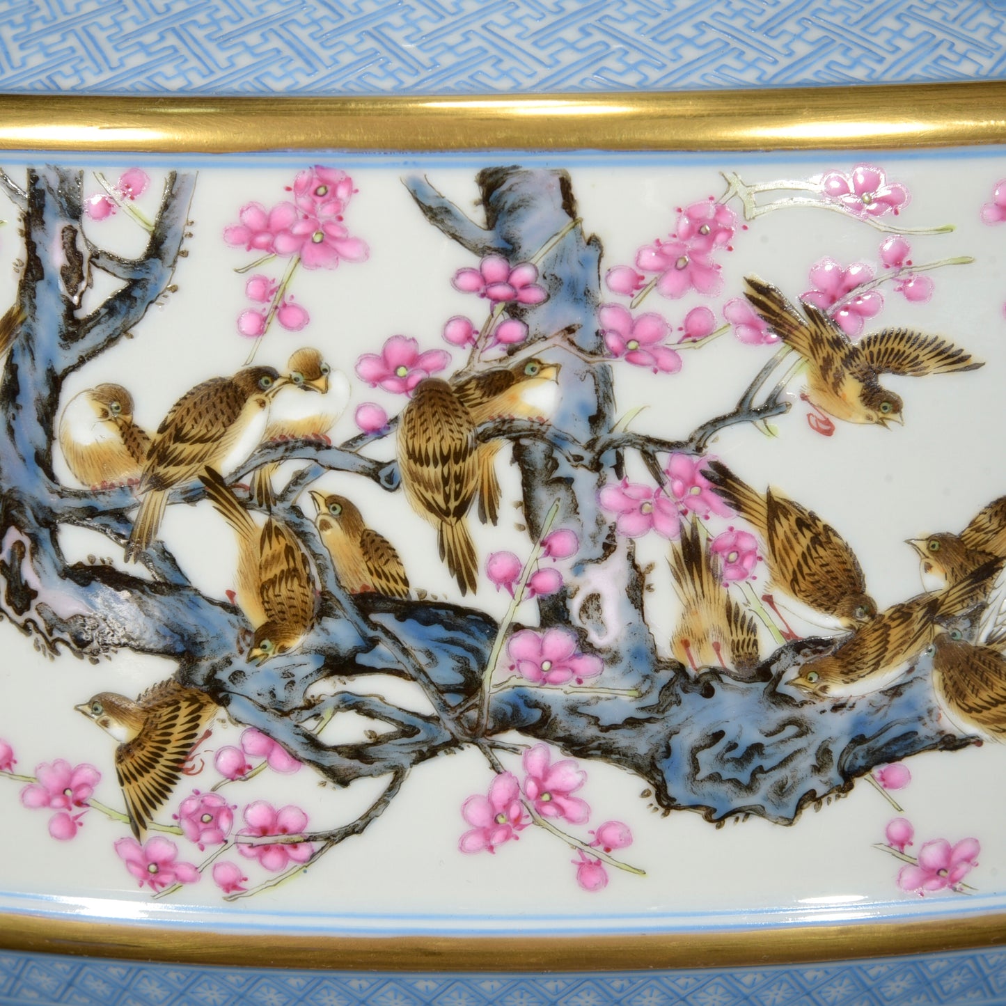 A1713 Chinese Qing Dynasty Gilt Edge Famille Rose Plum Flower & Magpie Design Porcelain Vase