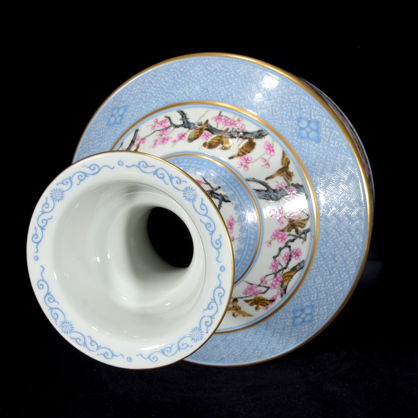 A1713 Chinese Qing Dynasty Gilt Edge Famille Rose Plum Flower & Magpie Design Porcelain Vase