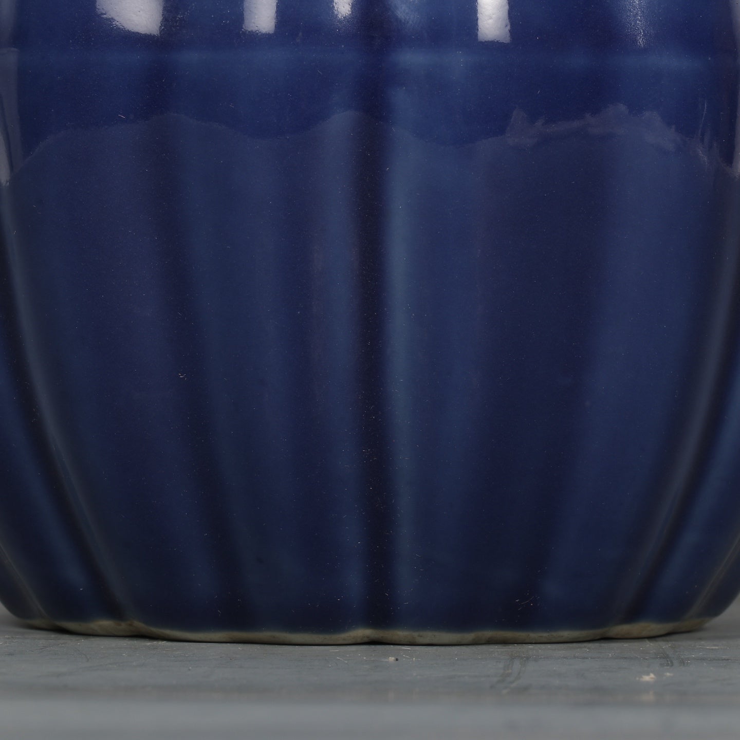 A1719 Chinese Blue Glaze Porcelain Pot