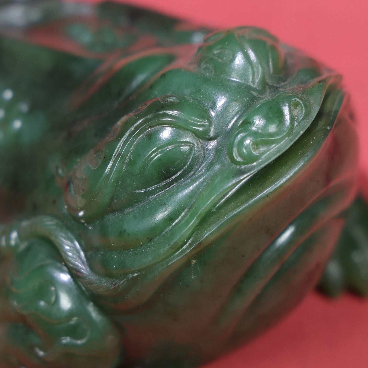 A1722 Superb Chinese Green Hetian Jade Fortune Toad Statue