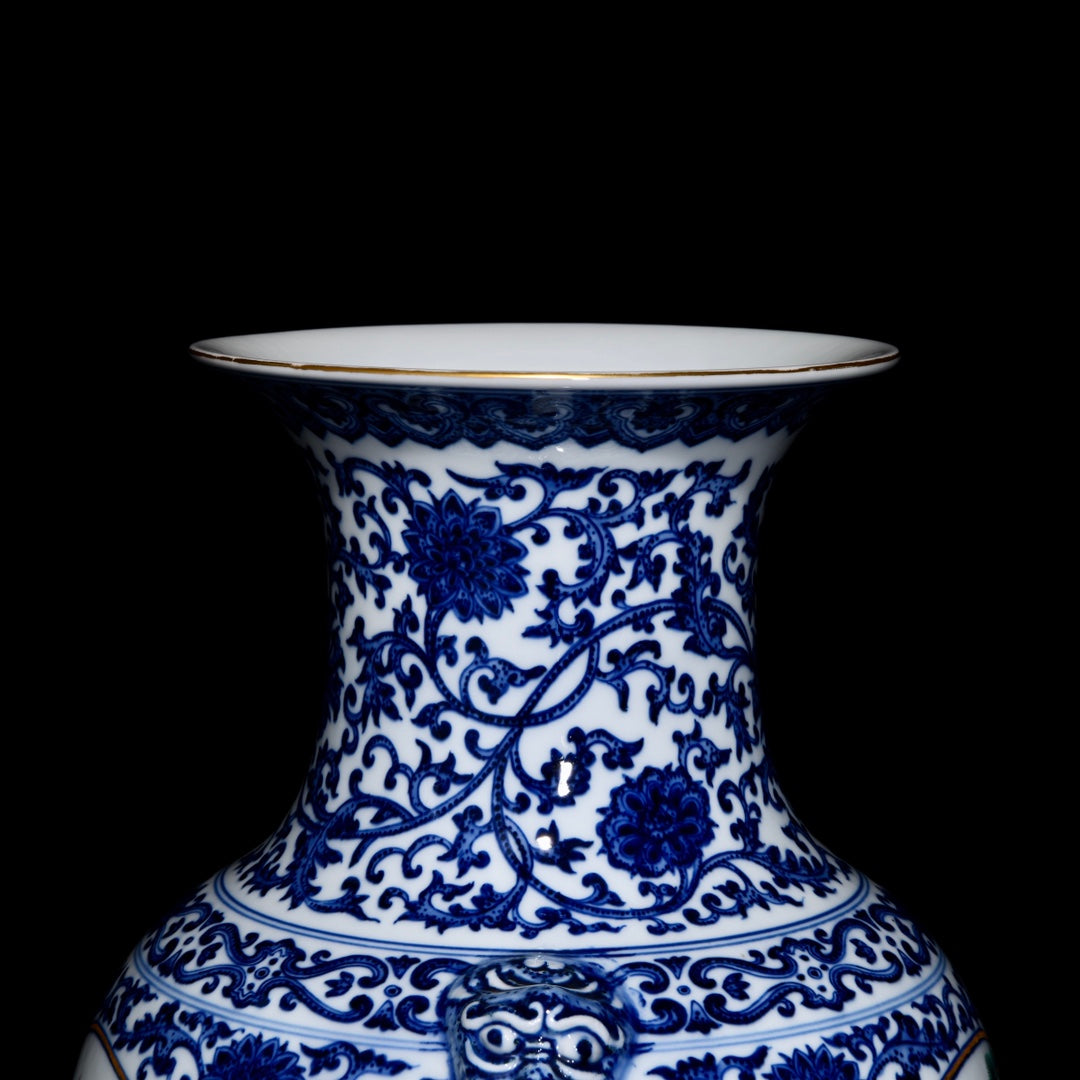 A1732 Chinese Qing Dynasty Blue And White Porcelain Pine Tree & Crane Design Porcelain Vase