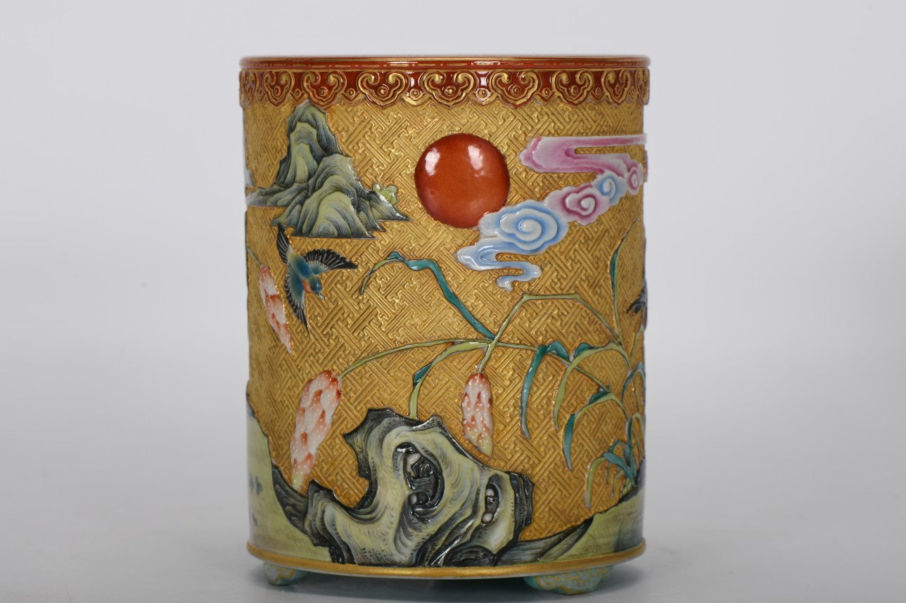 A1746 Chinese Qing Dynasty Gilt Gold Famille Rose Enamel Flowers Bird Design Porcelain Brush Pot