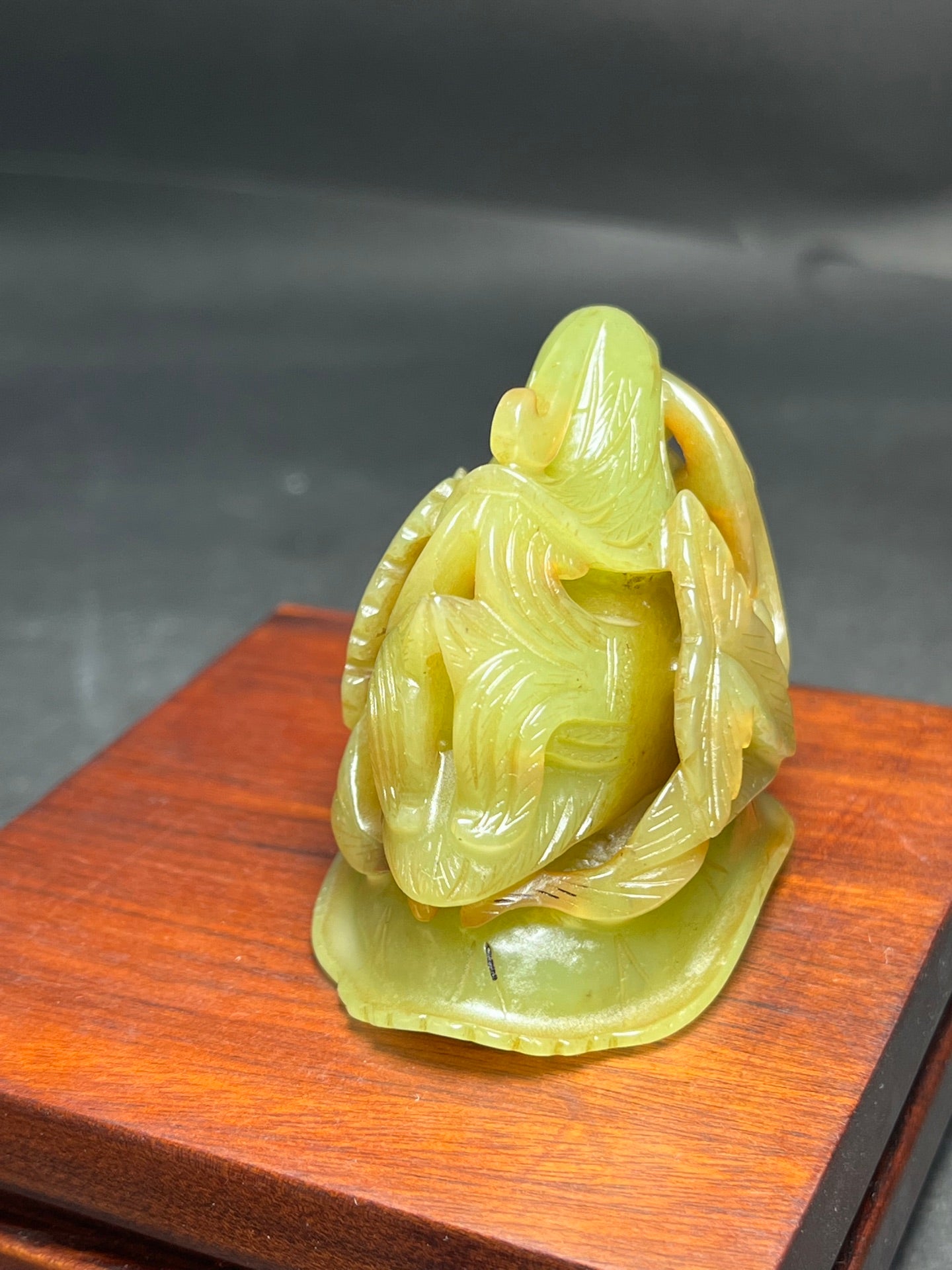 A1807 Vintage Chinese Hetian Jade Carved Bird Statue