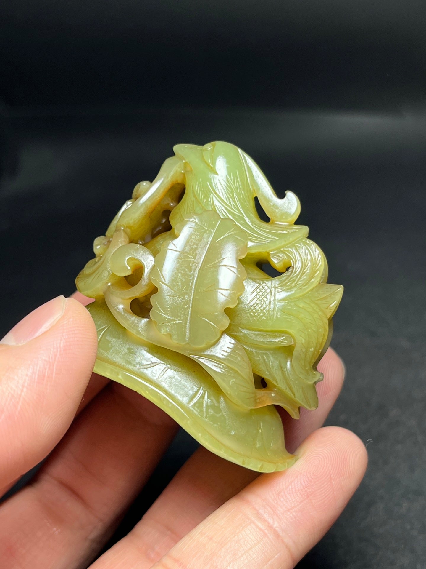 A1807 Vintage Chinese Hetian Jade Carved Bird Statue