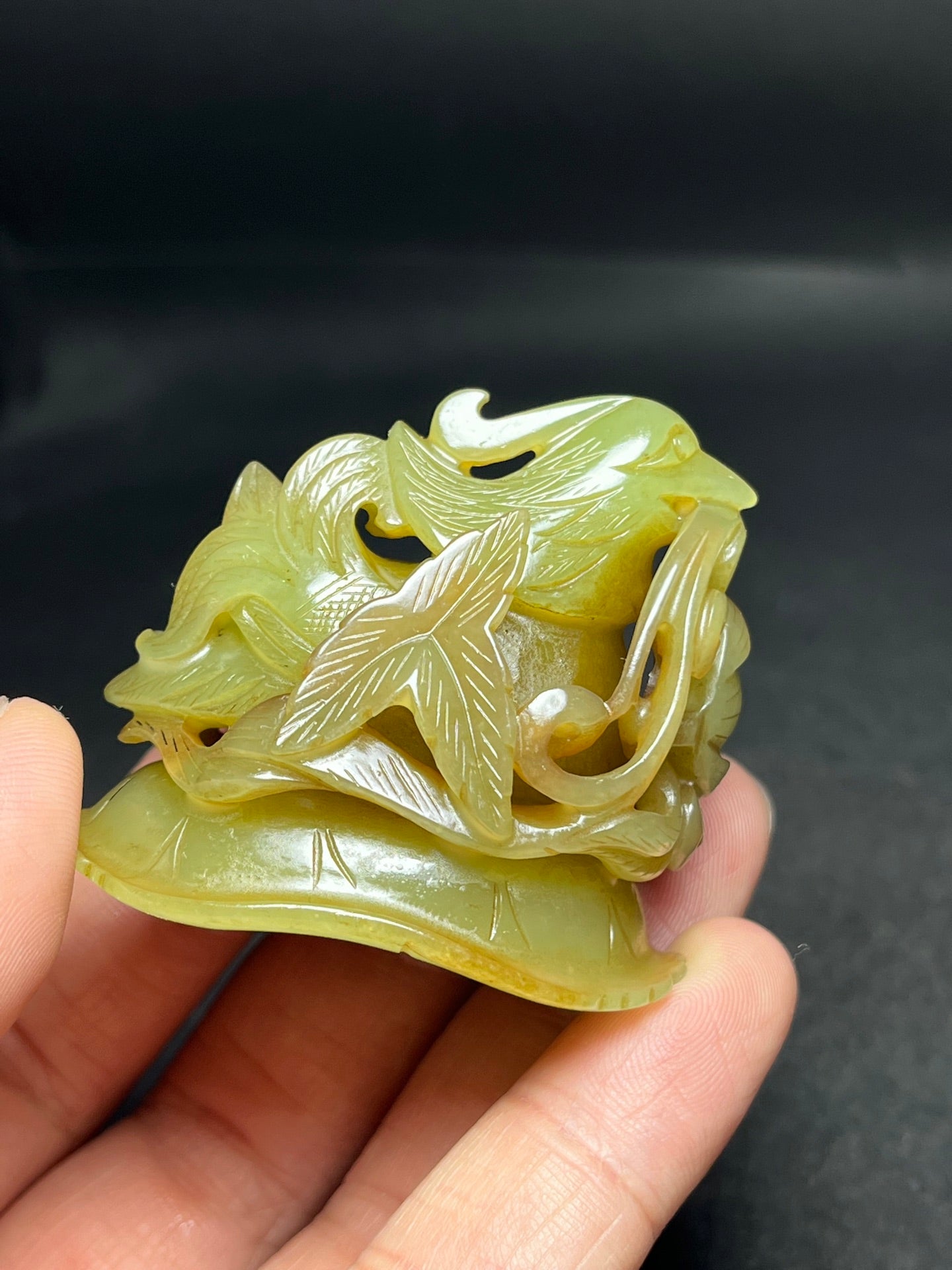 A1807 Vintage Chinese Hetian Jade Carved Bird Statue