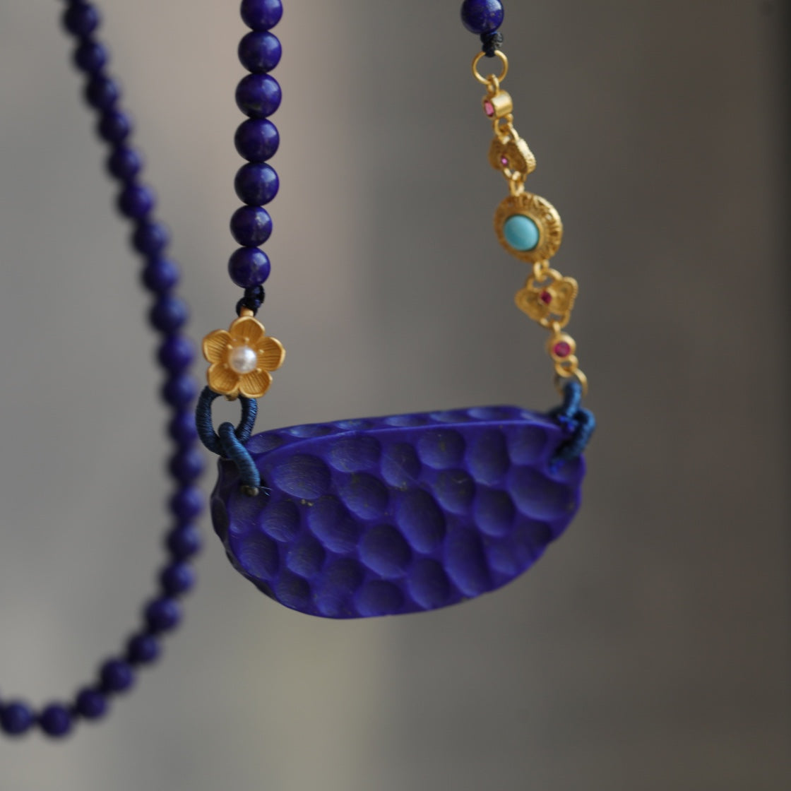 A1816 Beautiful Lapis Lazuli Pendant w Beads Necklace
