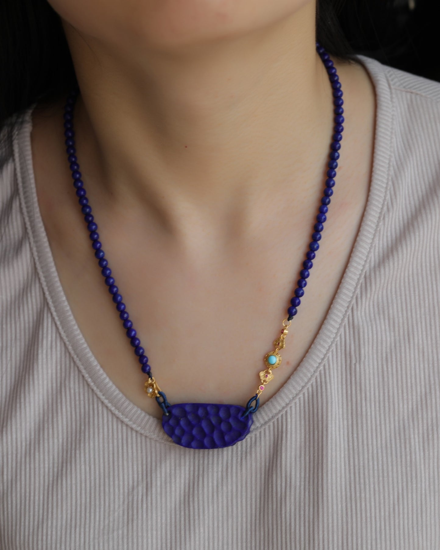 A1816 Beautiful Lapis Lazuli Pendant w Beads Necklace