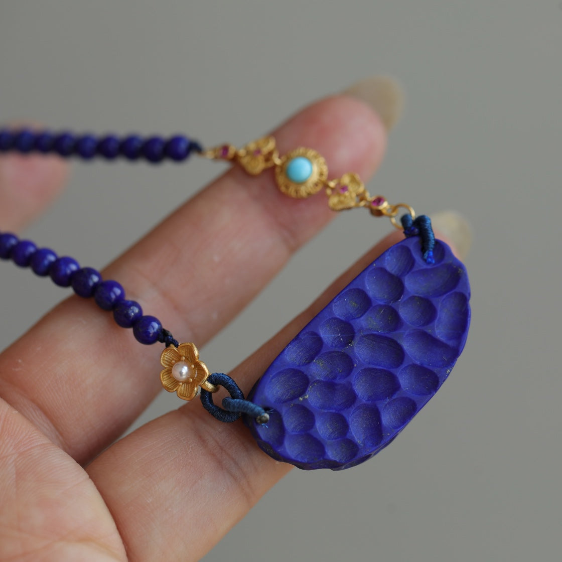 A1816 Beautiful Lapis Lazuli Pendant w Beads Necklace