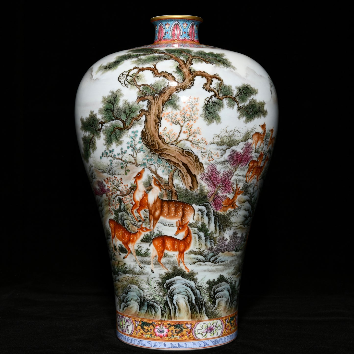 A1819 Chinese Qing Dynasty Gilt Edge Famille Rose Pine Tree & Sika Deer Design Porcelain Vase