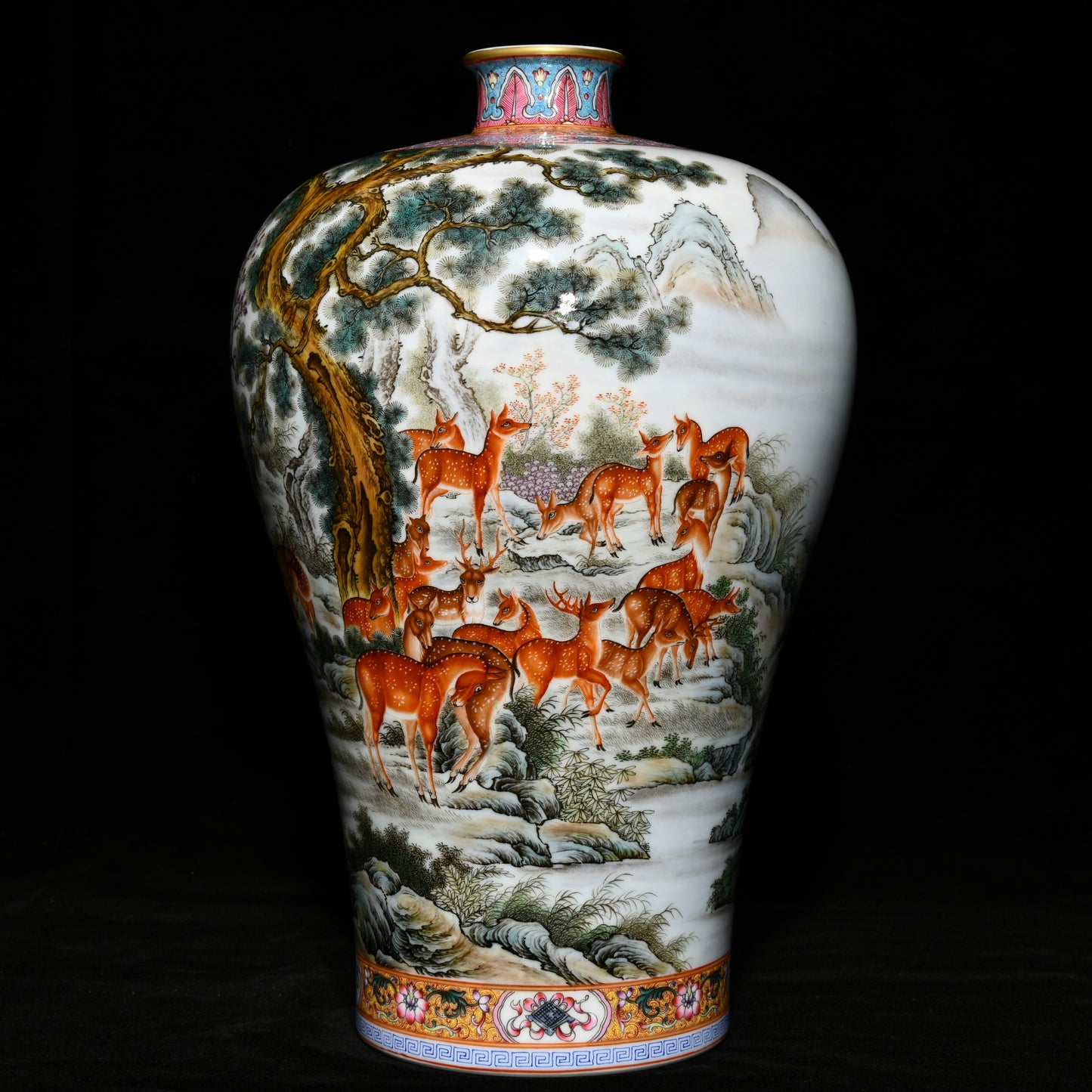 A1819 Chinese Qing Dynasty Gilt Edge Famille Rose Pine Tree & Sika Deer Design Porcelain Vase