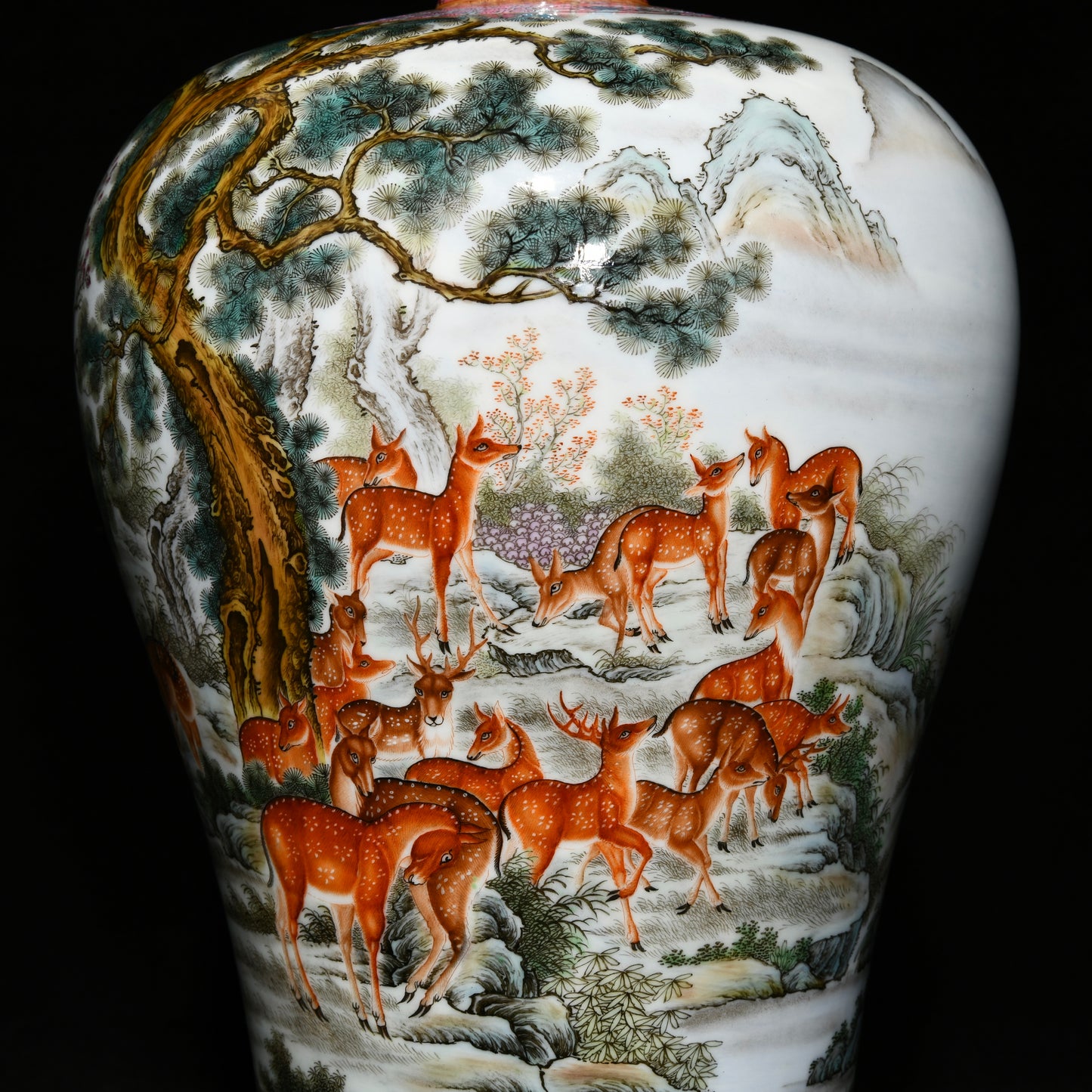 A1819 Chinese Qing Dynasty Gilt Edge Famille Rose Pine Tree & Sika Deer Design Porcelain Vase