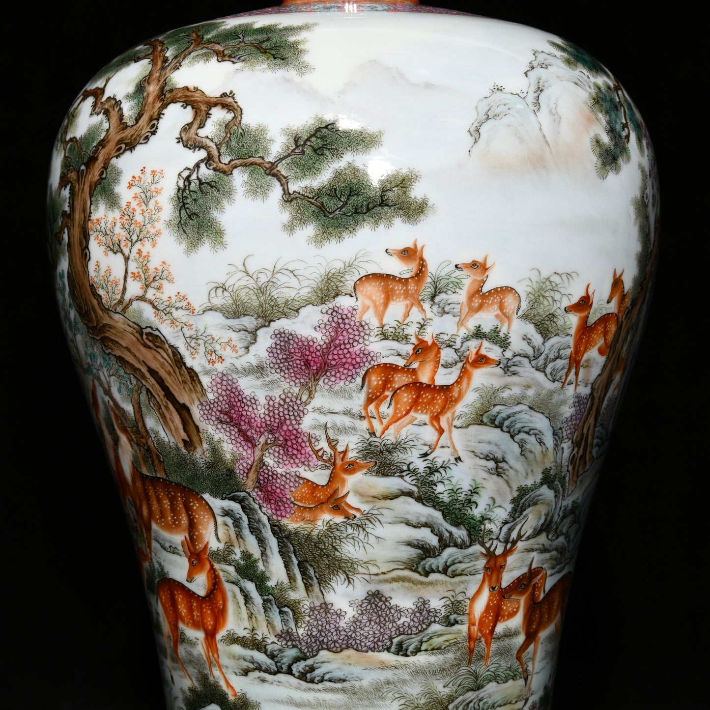 A1819 Chinese Qing Dynasty Gilt Edge Famille Rose Pine Tree & Sika Deer Design Porcelain Vase