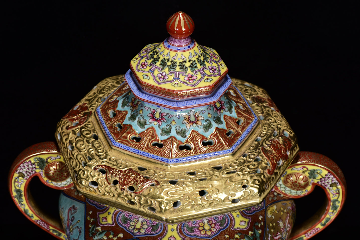 A1824 Chinese Qing Dynasty Gilt Gold Famille Rose Enamel Flowers Design Porcelain Incense Burner