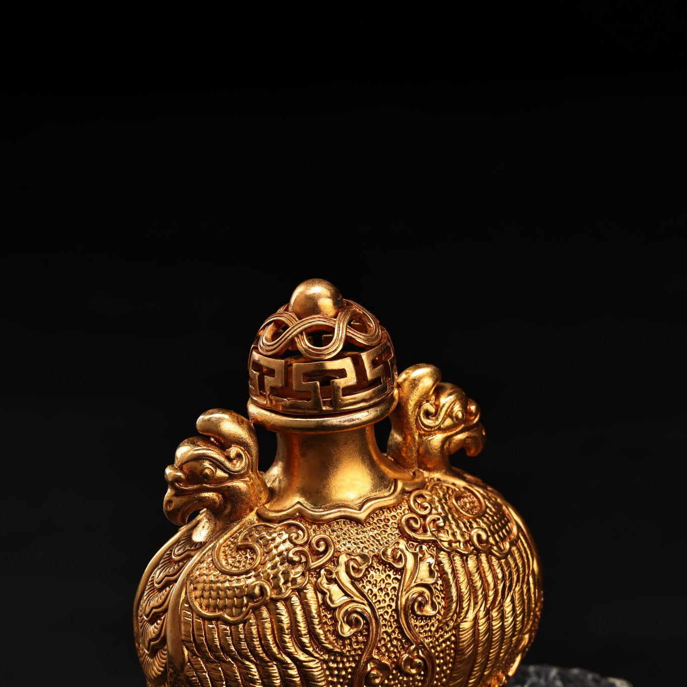 A1831 Vintage Chinese Gilt Gold Copper Double Ear Snuff Bottle