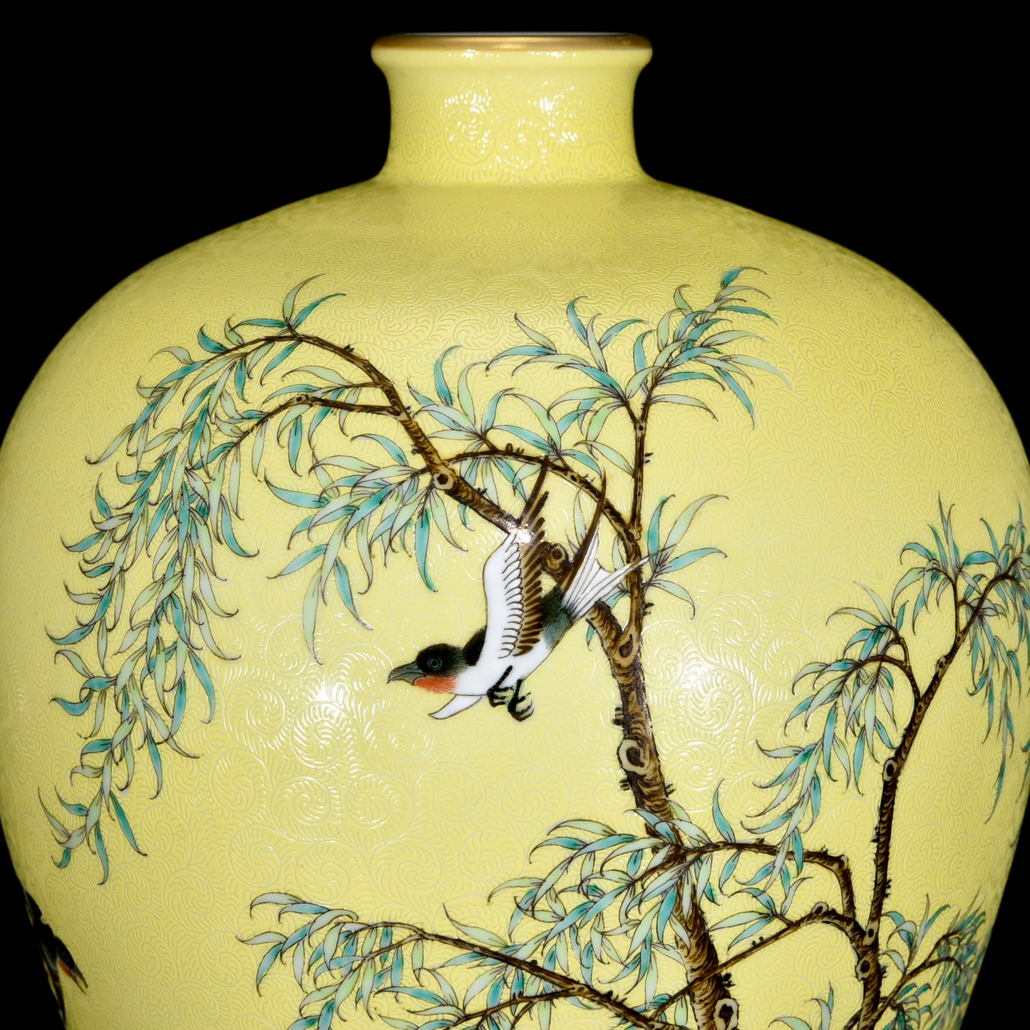 A1832 Chinese Qing Dynasty Gilt Edge Famille Rose Enamel Flowers Bird Design Porcelain Vase