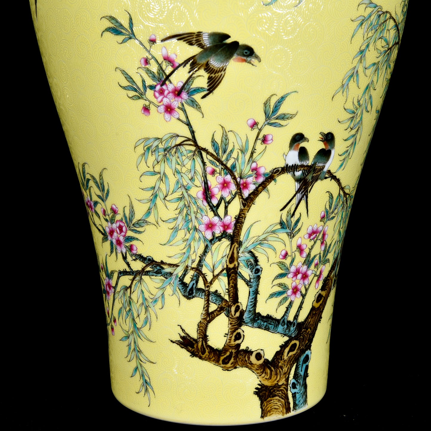 A1832 Chinese Qing Dynasty Gilt Edge Famille Rose Enamel Flowers Bird Design Porcelain Vase