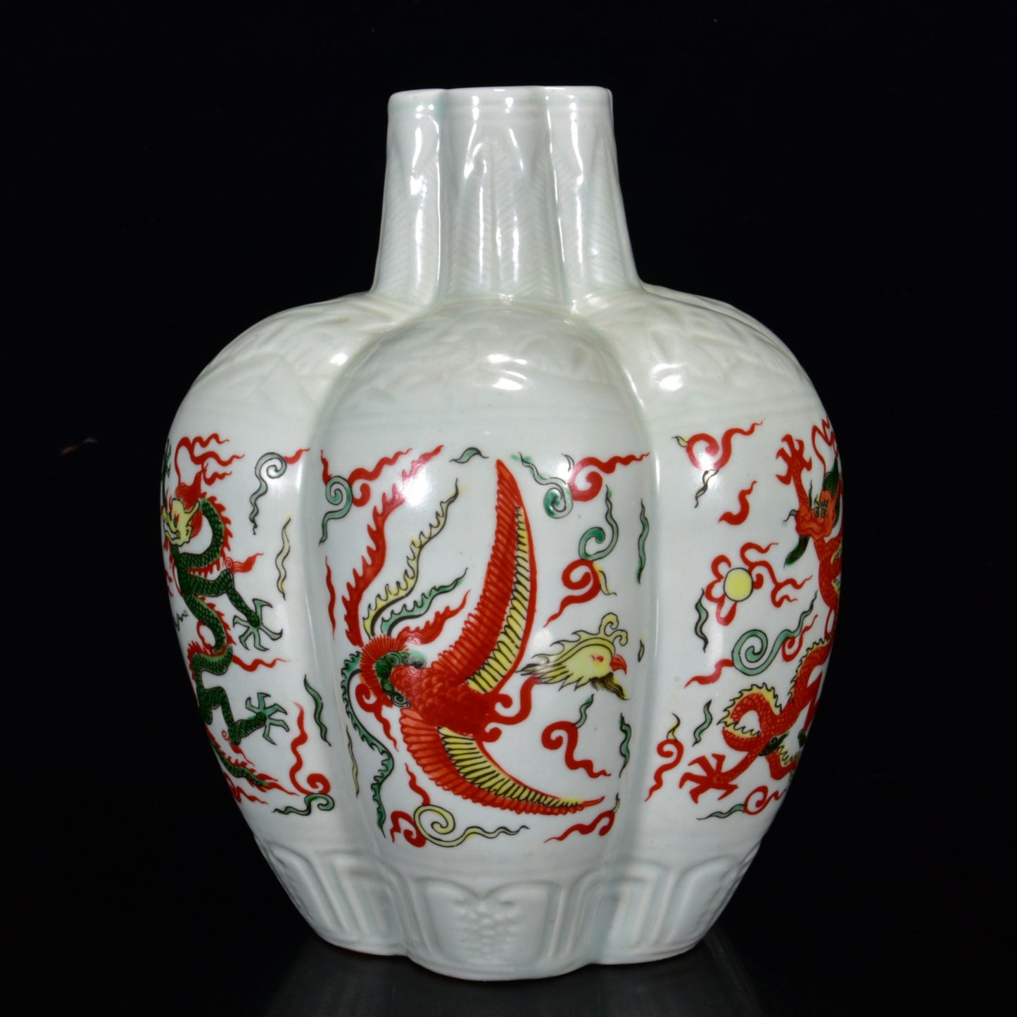 A1835 Chinese Wucai Dragon Phoenix Design Porcelain Vase