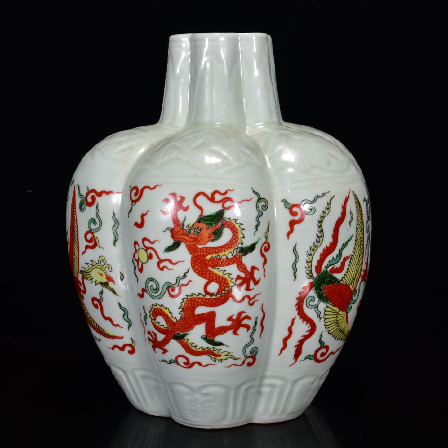A1835 Chinese Wucai Dragon Phoenix Design Porcelain Vase
