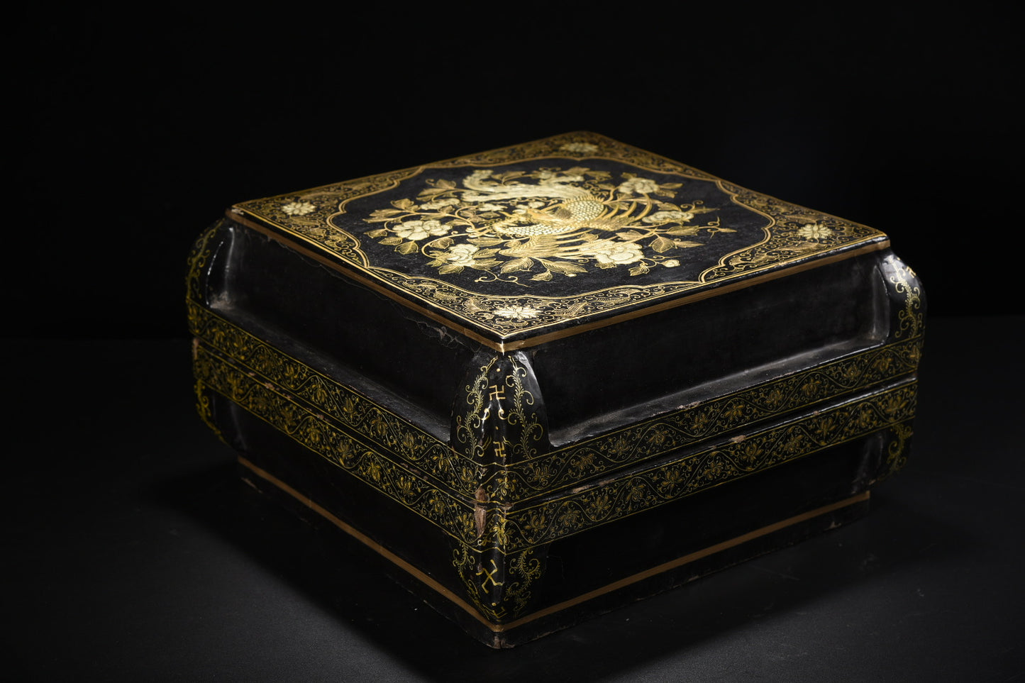 A1840 Chinese Gilt Gold Black Lacquerware Phoenix & Peony Design Jewellery Box