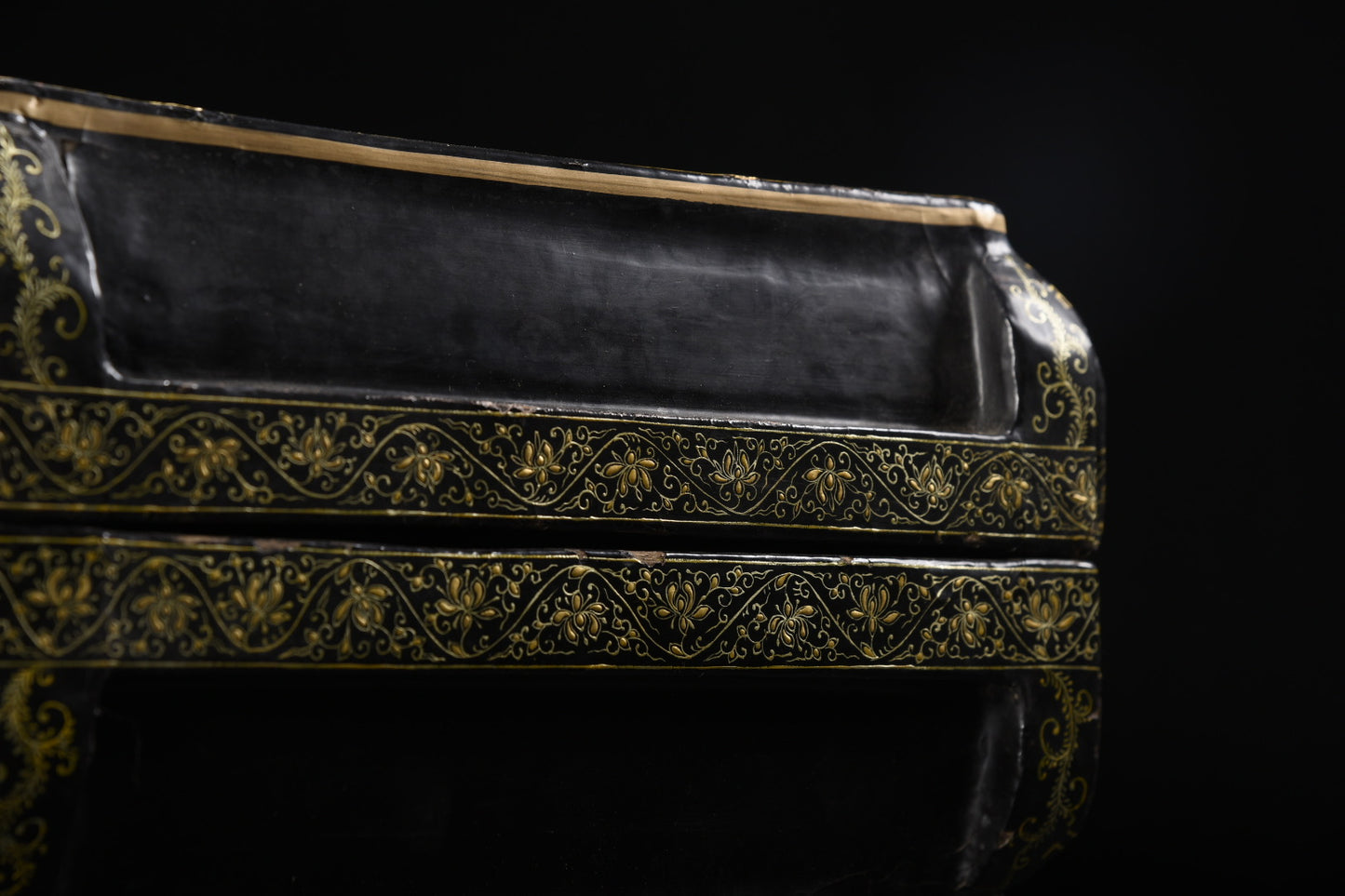 A1840 Chinese Gilt Gold Black Lacquerware Phoenix & Peony Design Jewellery Box