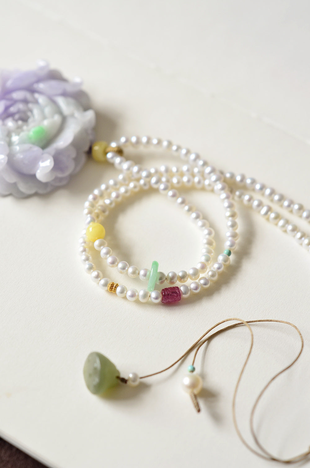 A1866 Exquisite Purple Jadeite Carved Peony Pendant w Pearl & Beeswax Beads Necklace
