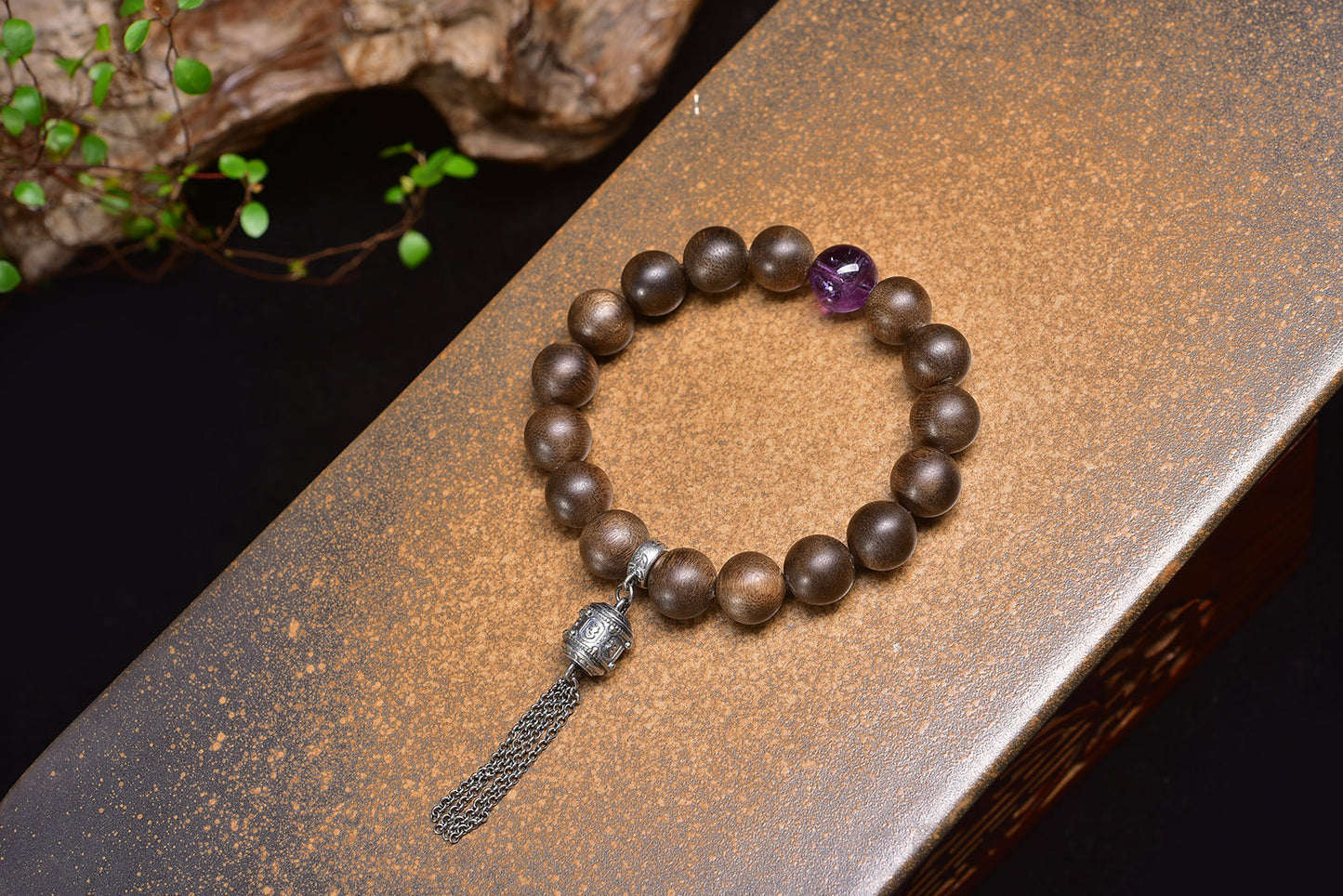 A1867 Vintage Chenxiang Wood & Amethyst Beads Bracelet