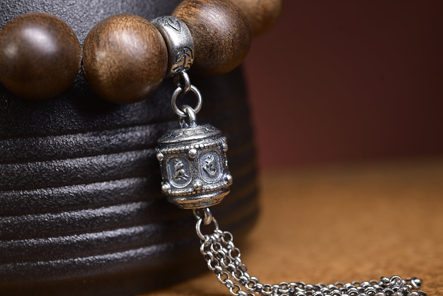 A1867 Vintage Chenxiang Wood & Amethyst Beads Bracelet