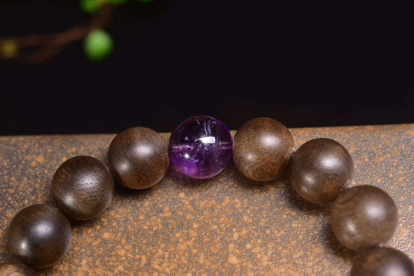 A1867 Vintage Chenxiang Wood & Amethyst Beads Bracelet