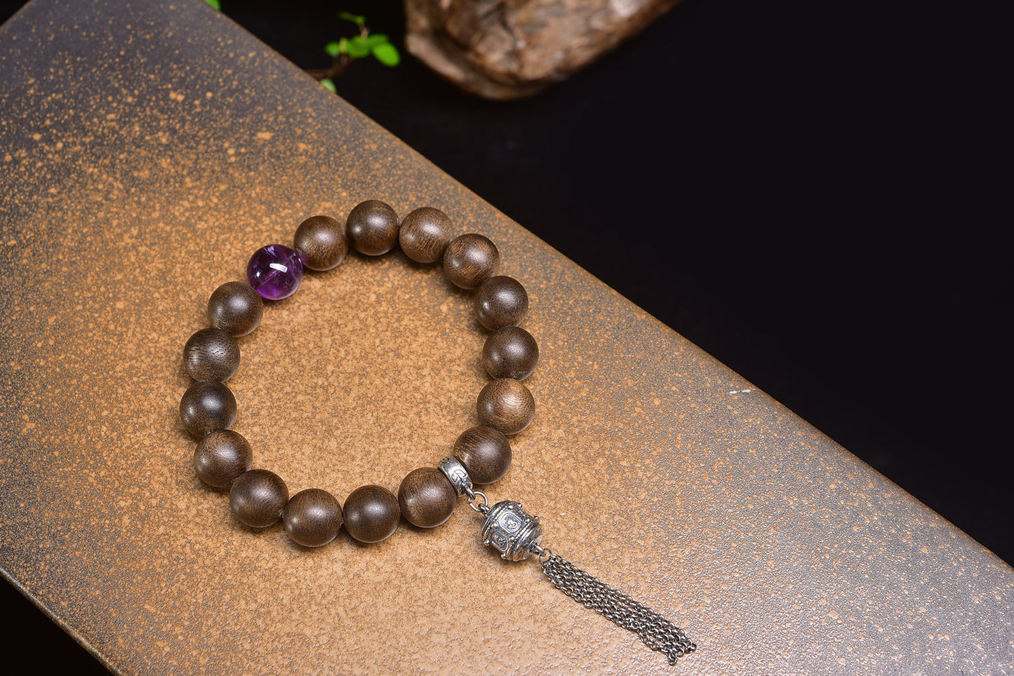 A1867 Vintage Chenxiang Wood & Amethyst Beads Bracelet