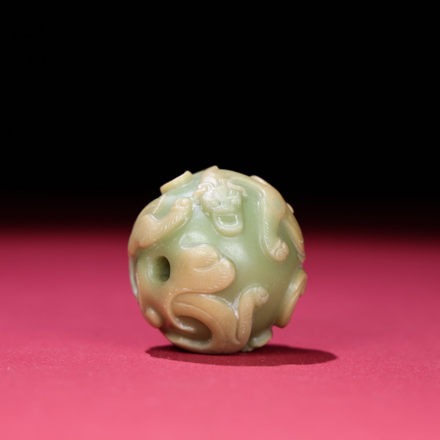 A1872 Exquisite Luminous Stone Low Relief Chi Dragon Pendant