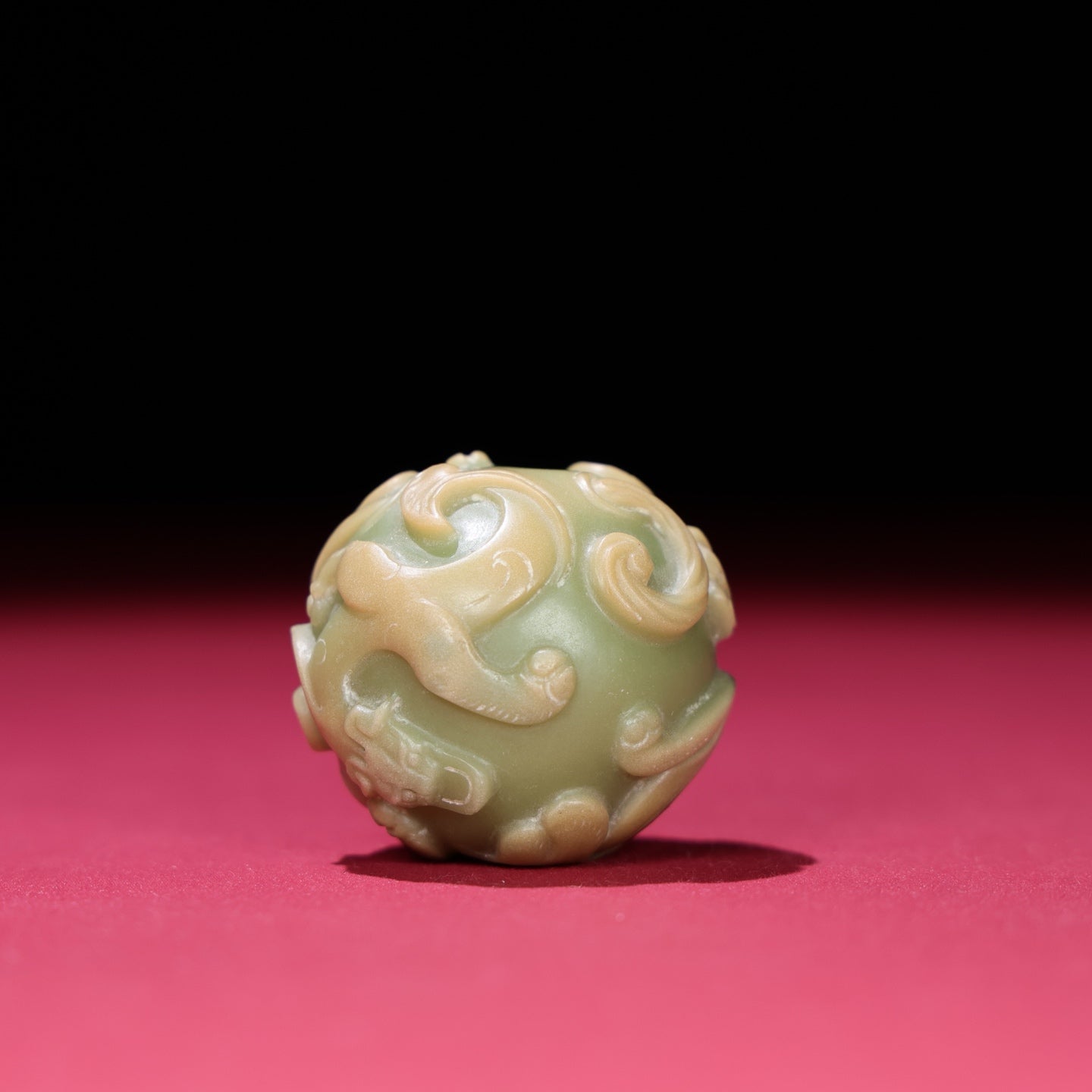 A1872 Exquisite Luminous Stone Low Relief Chi Dragon Pendant