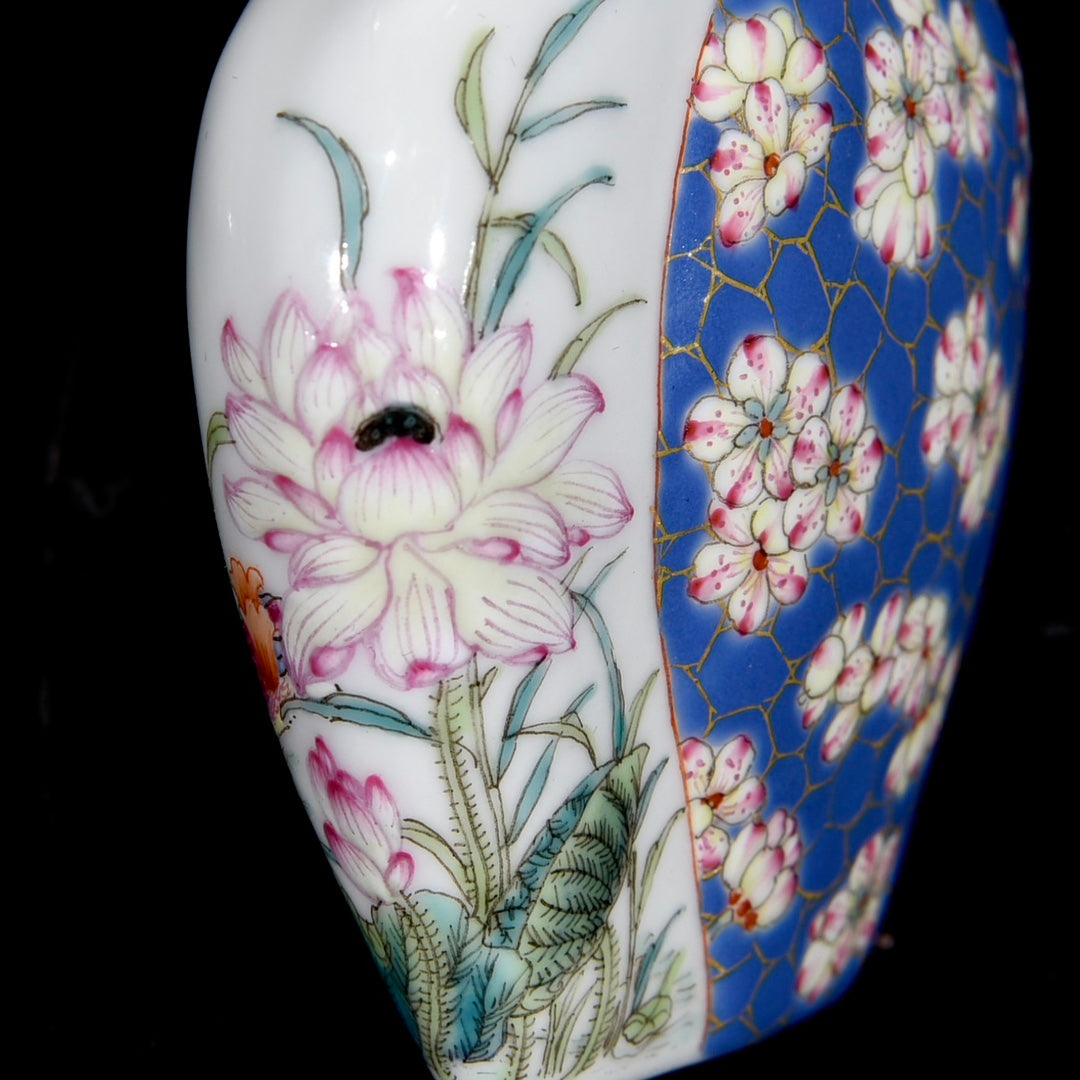 A1873 Chinese Qing Dynasty Gilt Gold Famille Rose Enamel Mandarin Ducks & Lotus Leaf & Lotus Flower Design Conjoined Porcelain Snuff Bottle