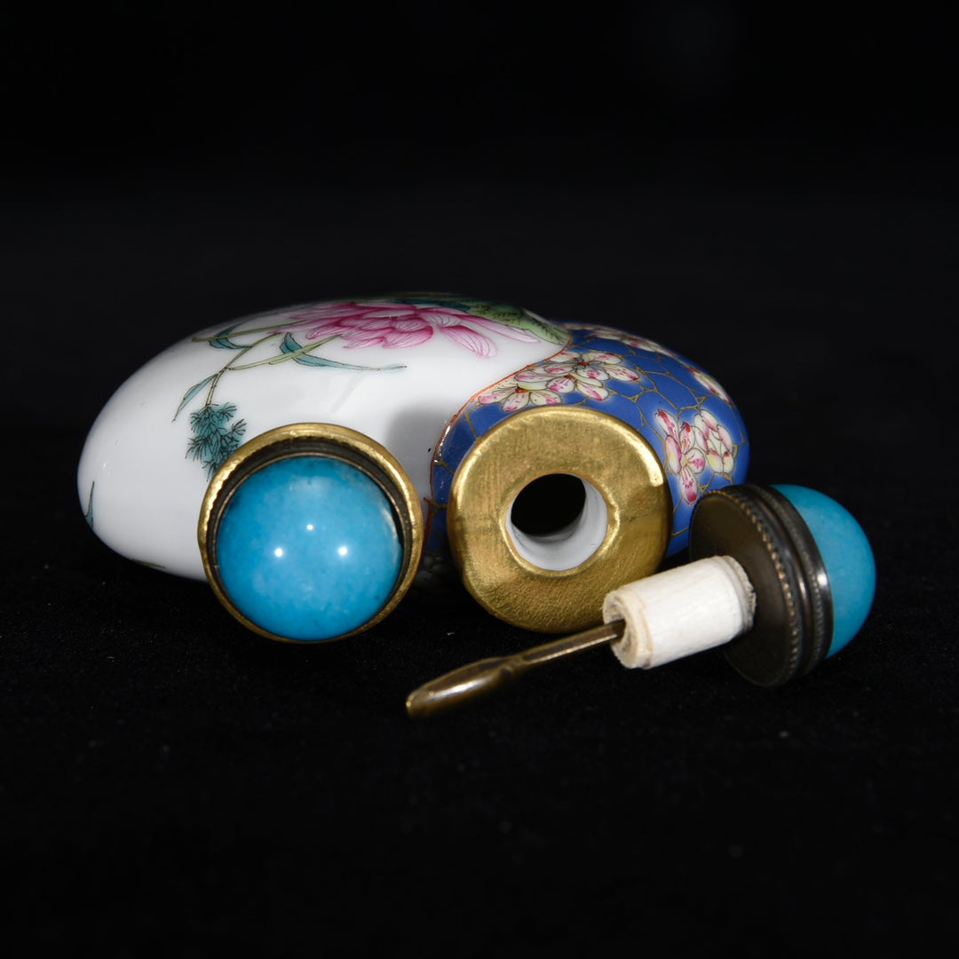 A1873 Chinese Qing Dynasty Gilt Gold Famille Rose Enamel Mandarin Ducks & Lotus Leaf & Lotus Flower Design Conjoined Porcelain Snuff Bottle