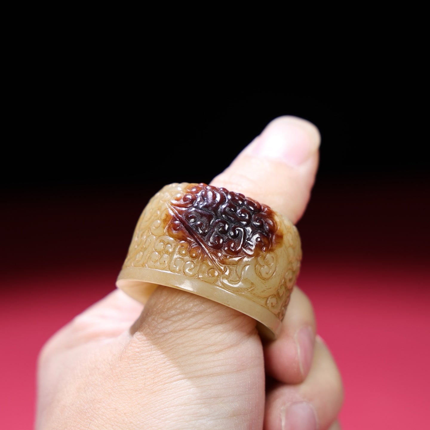 A1880 Superb Old Chinese Hetian Jade Thumb Ring
