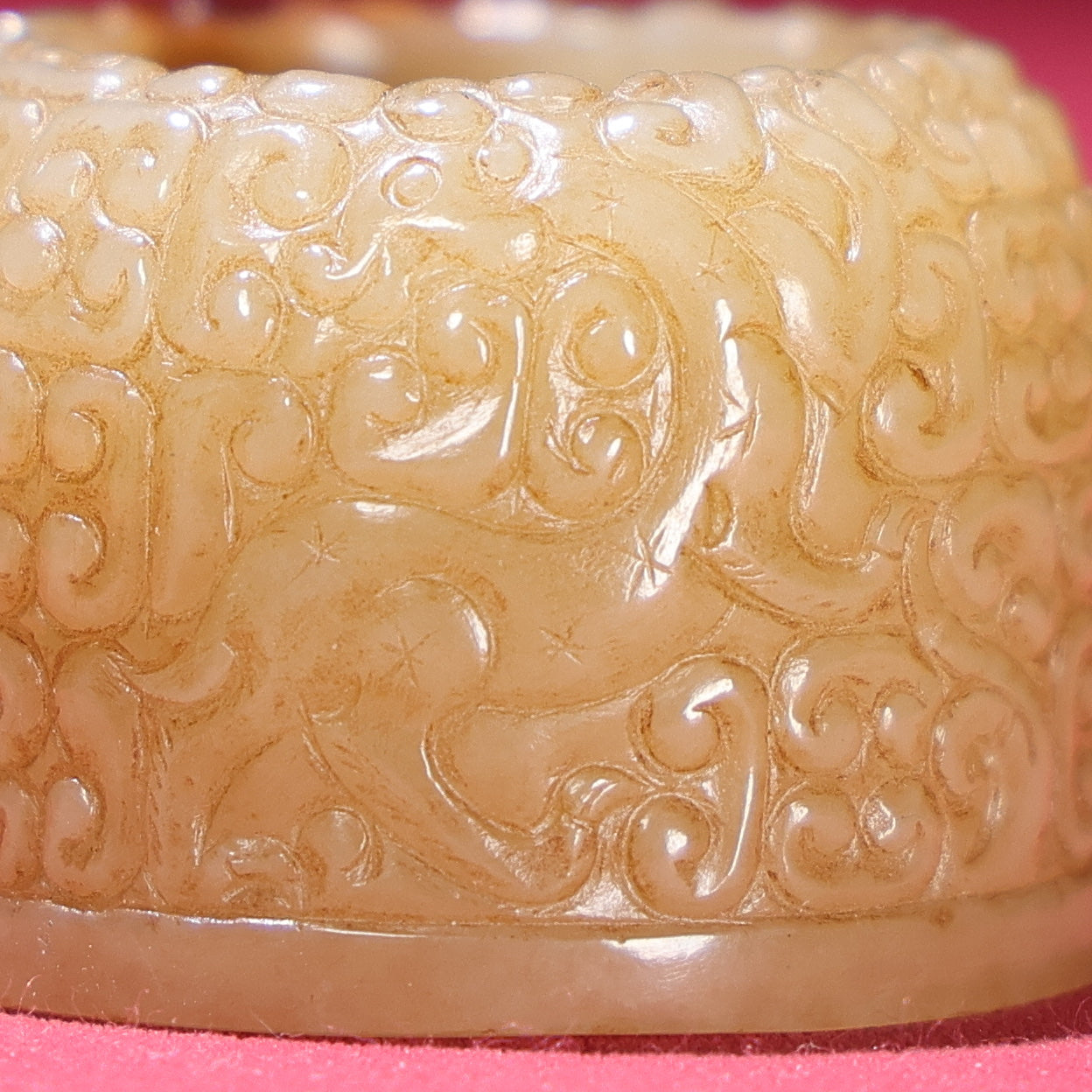 A1880 Superb Old Chinese Hetian Jade Thumb Ring