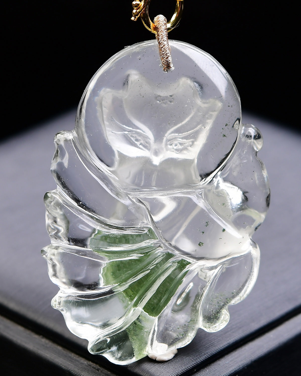 A1893 Beautiful Green Crystal Hand Carved Nine-tailed Fox Pendant w Hand Woven Beads Necklace