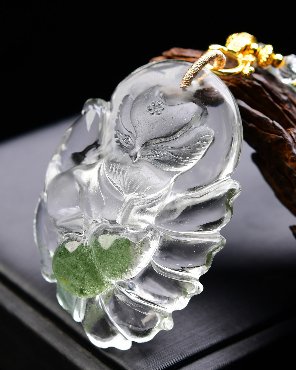 A1893 Beautiful Green Crystal Hand Carved Nine-tailed Fox Pendant w Hand Woven Beads Necklace