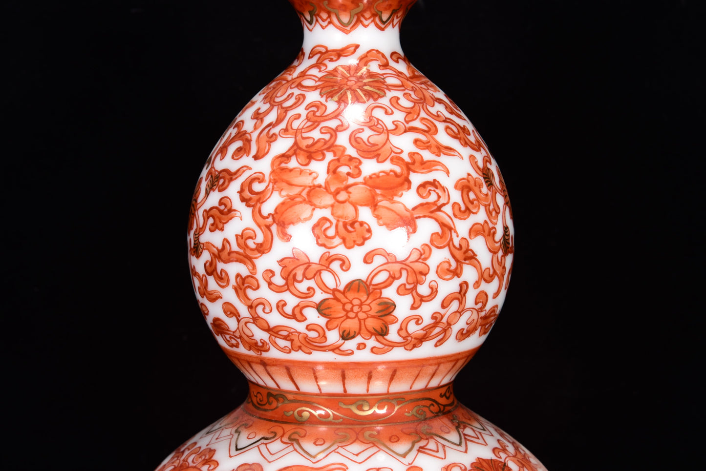 A1916 Chinese Qing Dynasty Gilt Edge Iron Red Glaze Flowers Design Gourd Shape Turn Heart Porcelain Vase