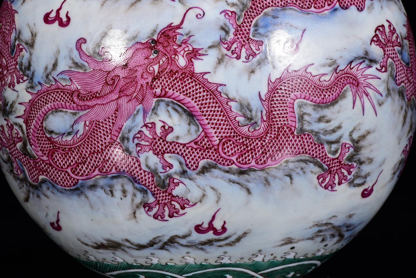 A1923 Chinese Qing Dynasty Gilt Edge Rouge Red Glaze Fortune Dragon Design Porcelain Vase