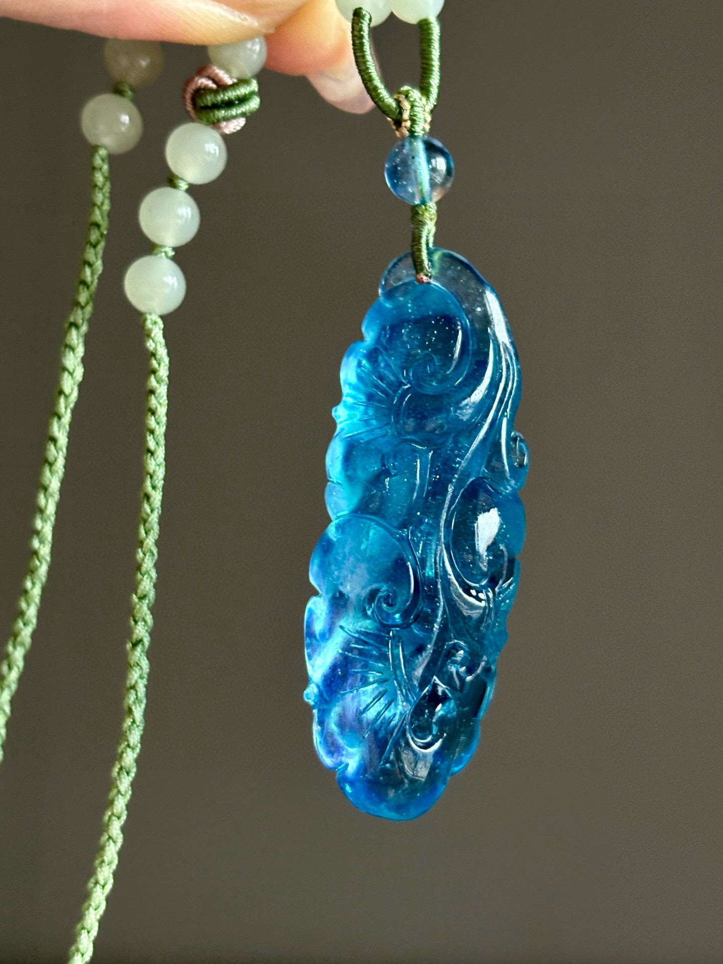 A1926 Beautiful Aquamarine Carved Ruyi Pendant w Hand Woven Hetian Jade Beads Necklace