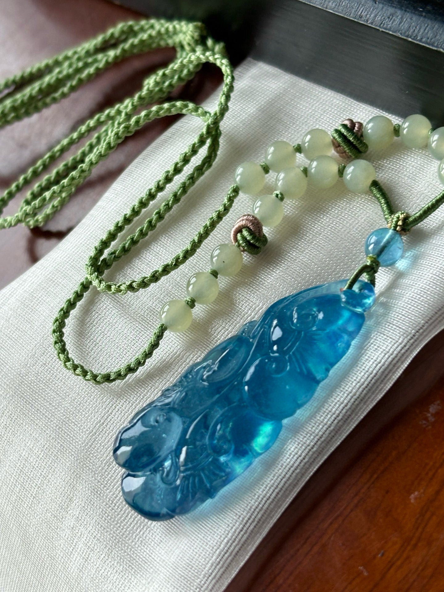 A1926 Beautiful Aquamarine Carved Ruyi Pendant w Hand Woven Hetian Jade Beads Necklace