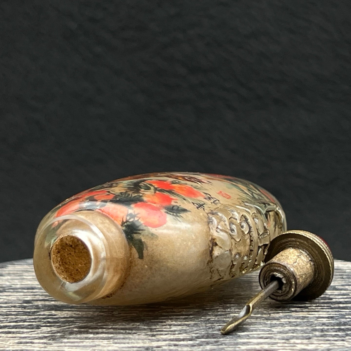 A1927 Old Chinese Peking Glass Inside Painting Monkey & Peach Design Snuff Bottle w Stopper