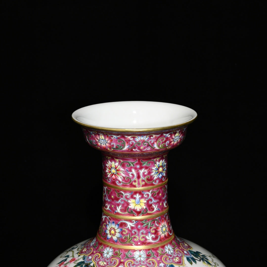 A1931 Chinese Qing Dynasty Gilt Edge Famille Rose Flowers & Peacock Design Porcelain Vase