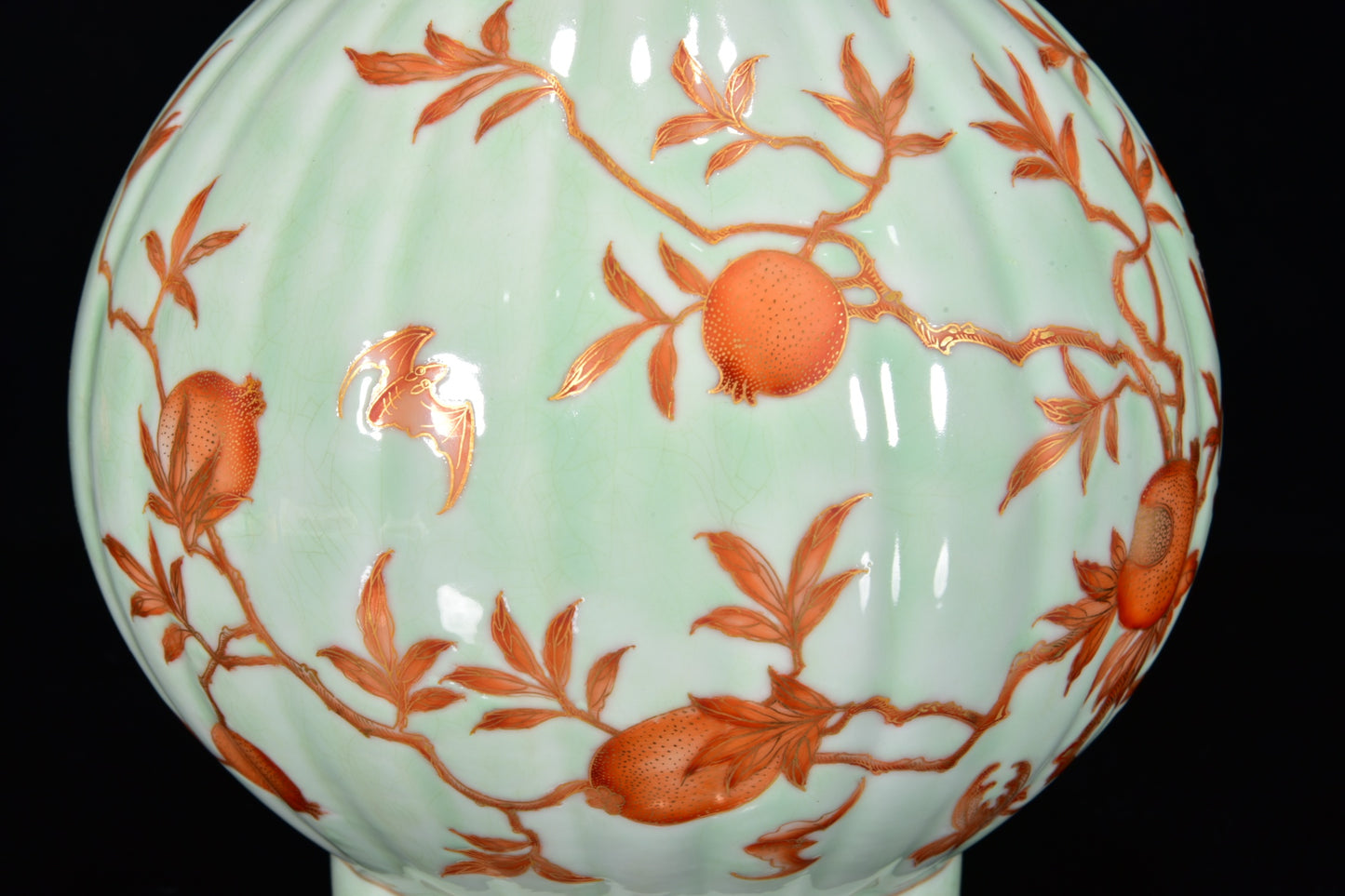 A1941 Chinese Gilt Edge Green Glaze Iron Red Glaze Pomegranate Design Porcelain Vase