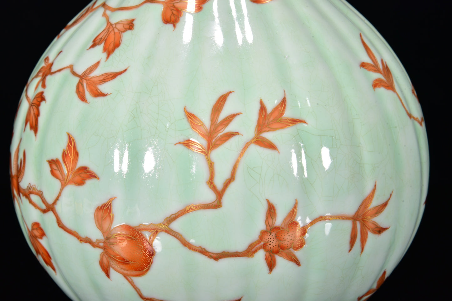 A1941 Chinese Gilt Edge Green Glaze Iron Red Glaze Pomegranate Design Porcelain Vase