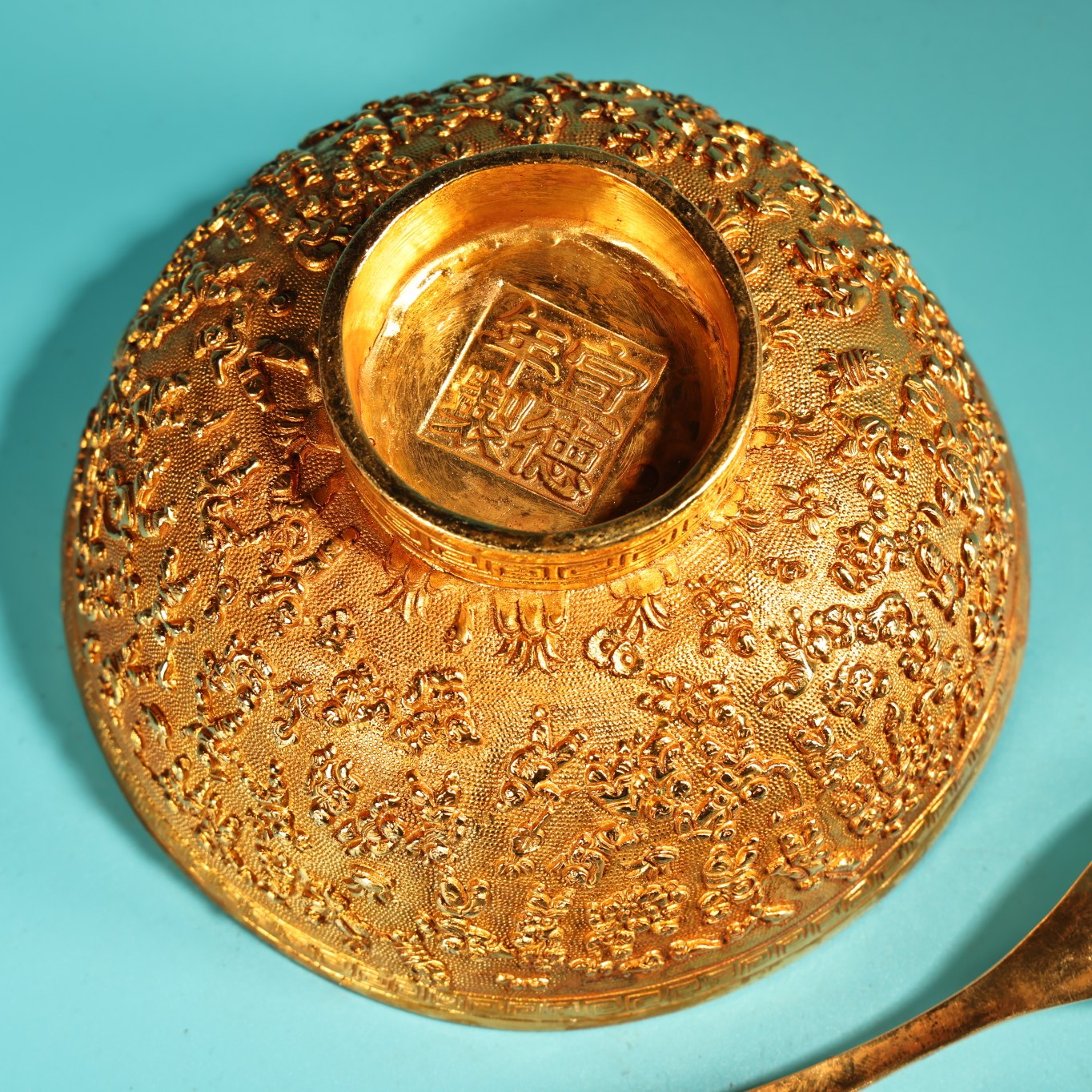 A1951 A Set Vintage Chinese Gilt Gold Copper Bowl w Chopsticks w Spoon