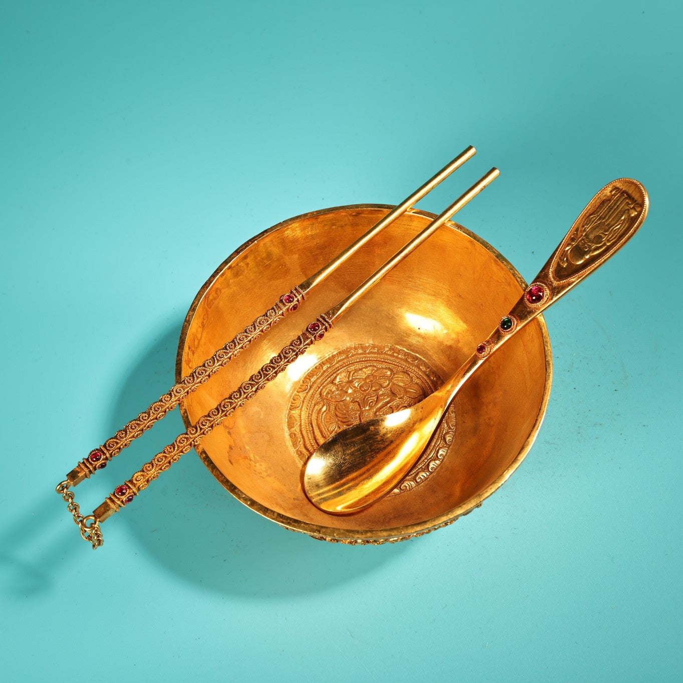 A1951 A Set Vintage Chinese Gilt Gold Copper Bowl w Chopsticks w Spoon