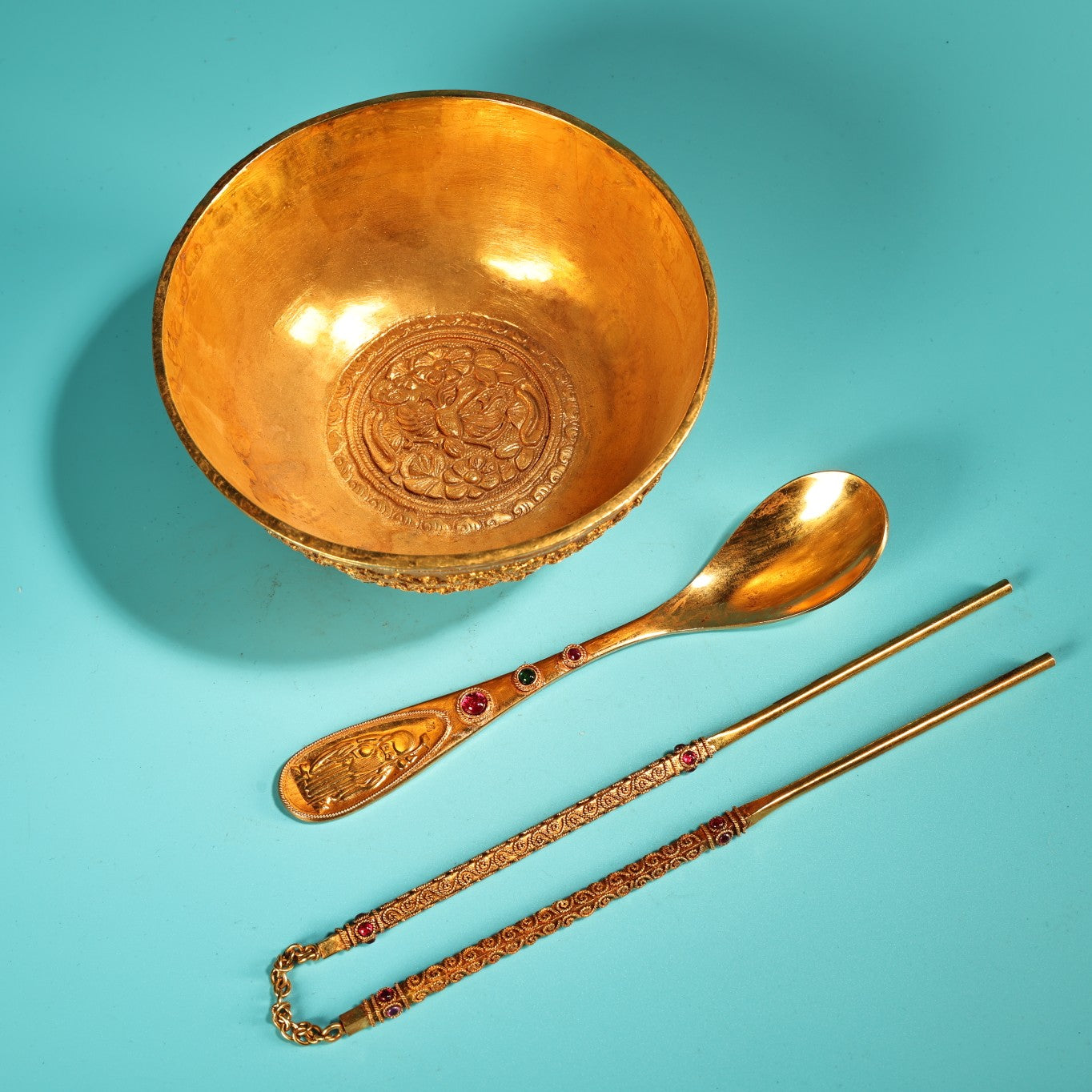 A1951 A Set Vintage Chinese Gilt Gold Copper Bowl w Chopsticks w Spoon