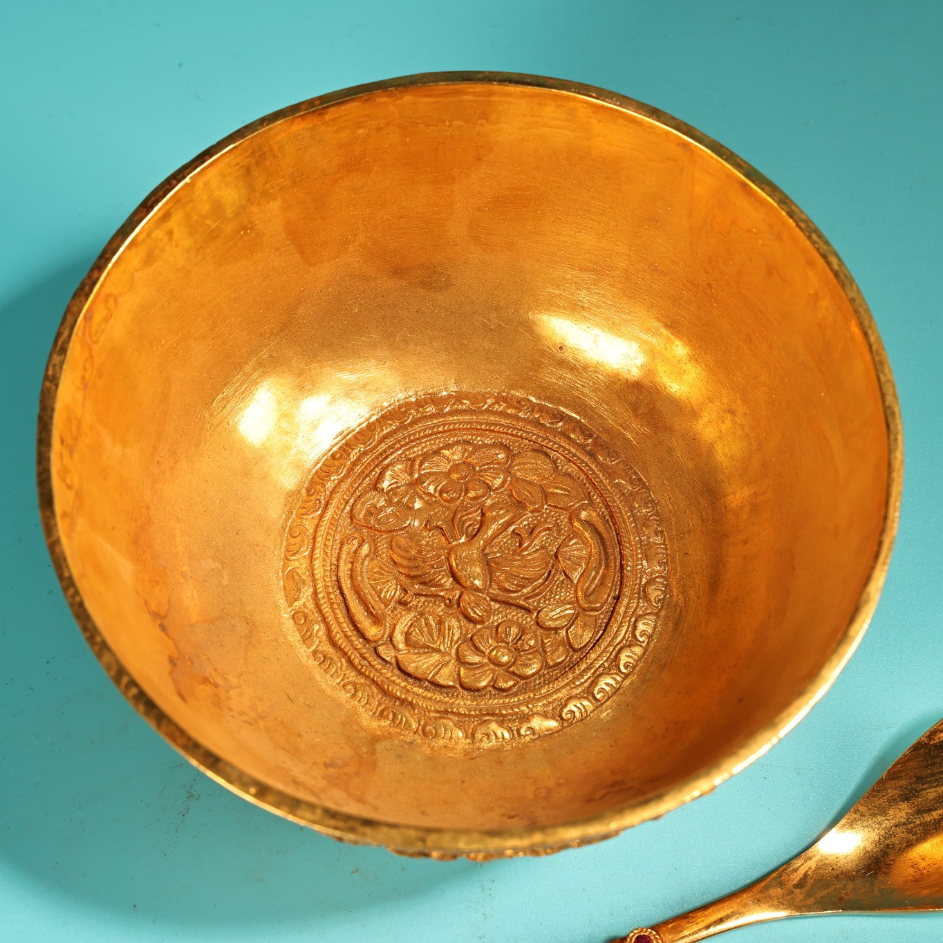 A1951 A Set Vintage Chinese Gilt Gold Copper Bowl w Chopsticks w Spoon