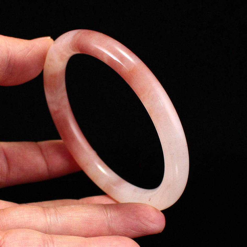 A1965 Inside Diameter 59 MM Natural Quartzite Pink Taohuayu Bracelet